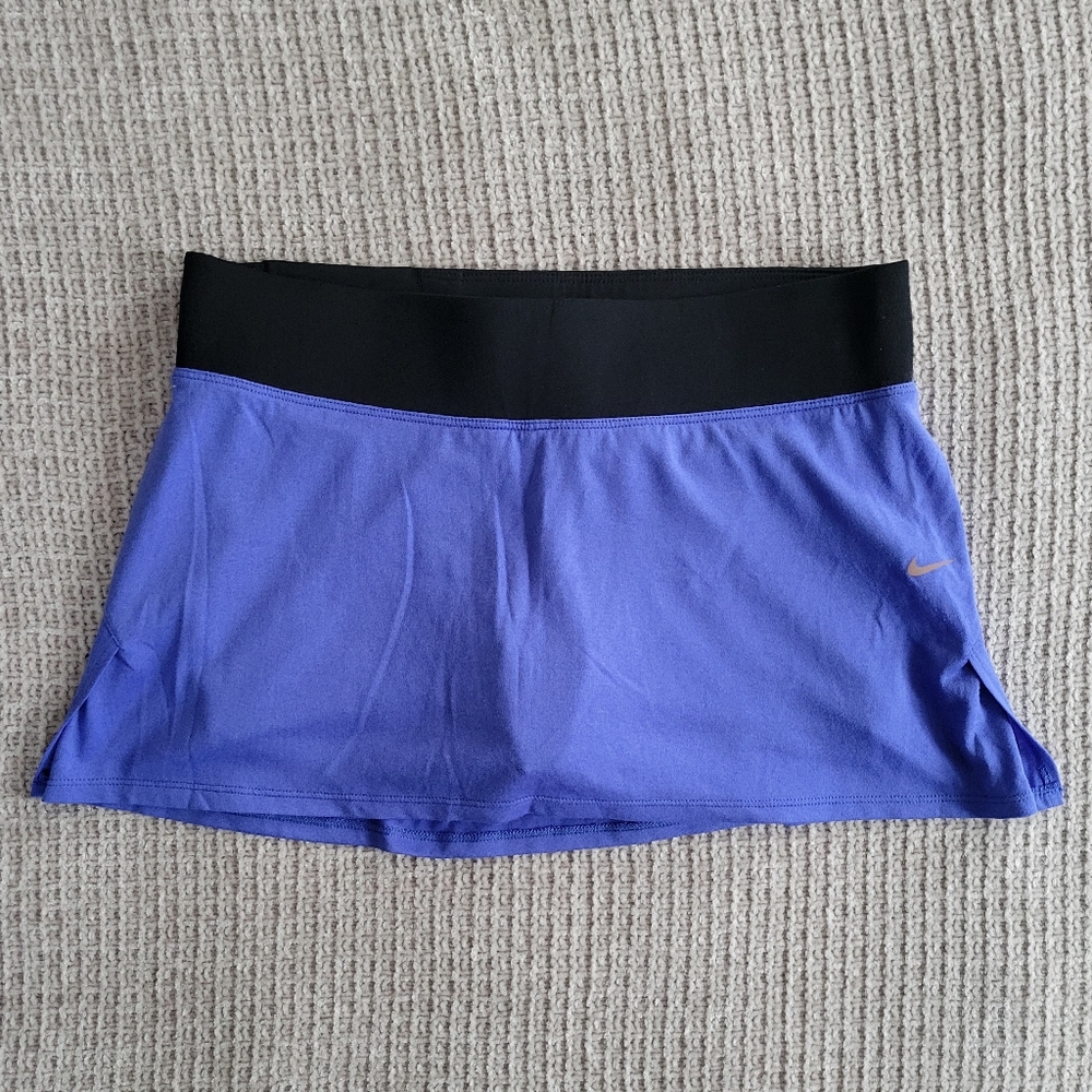 NIKE MEDIUM